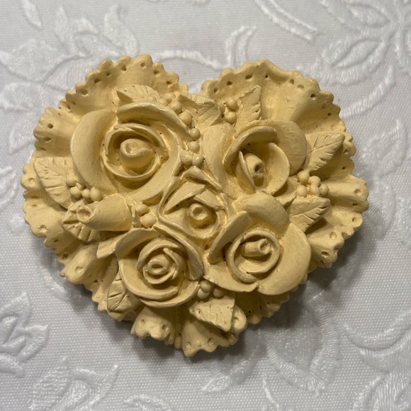 Hallmark Jewelry - Hallmark Floral Heart Brooch